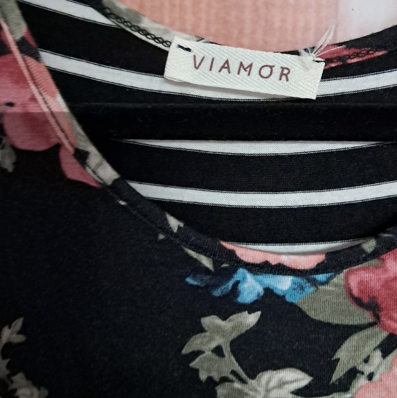 Black floral tank top size small - Picture 3 of 4